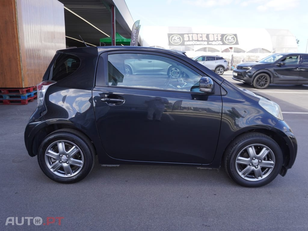 Toyota iQ 1.0
