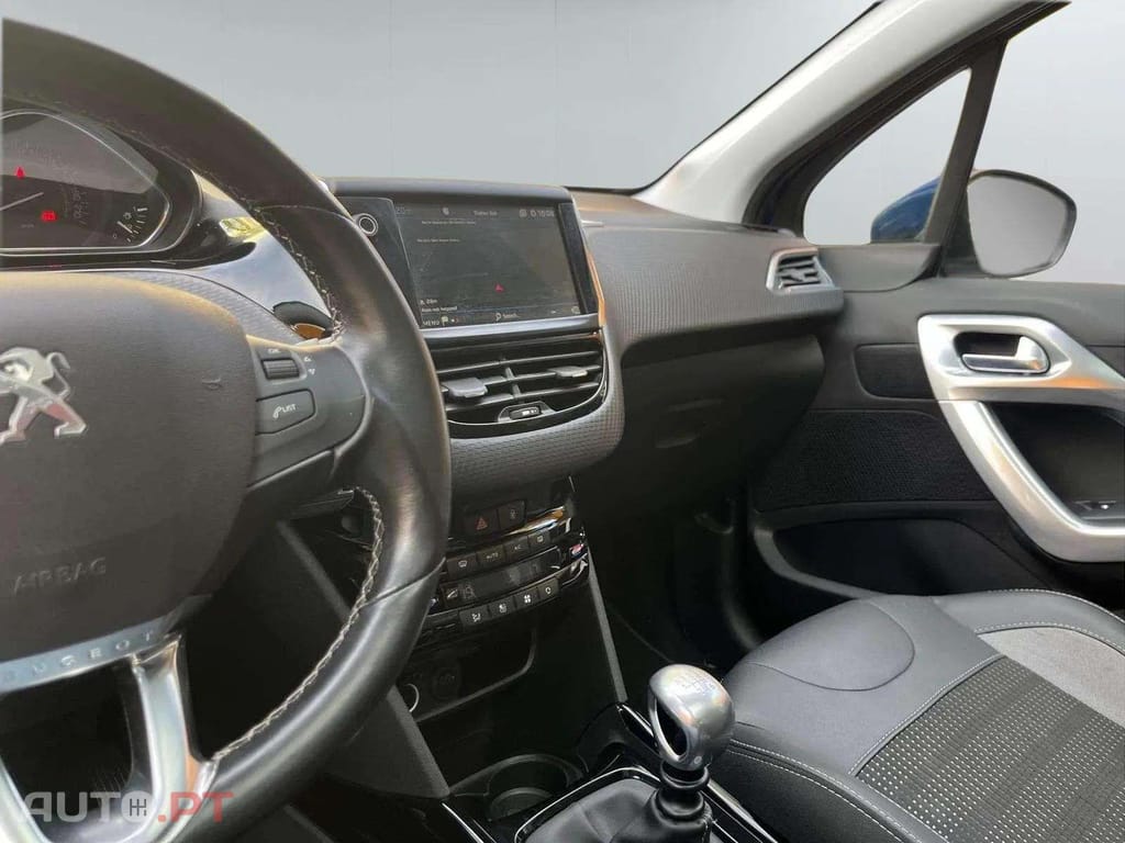 Peugeot 2008  1.2 PureTech Allure CROSSWAY