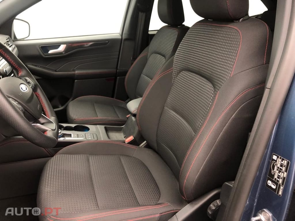 Ford Kuga 2.5 Powershift FHEV ST-Line