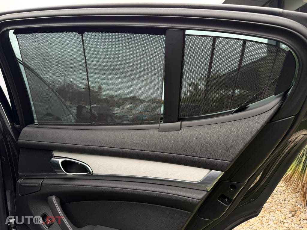 Porsche Panamera Standard