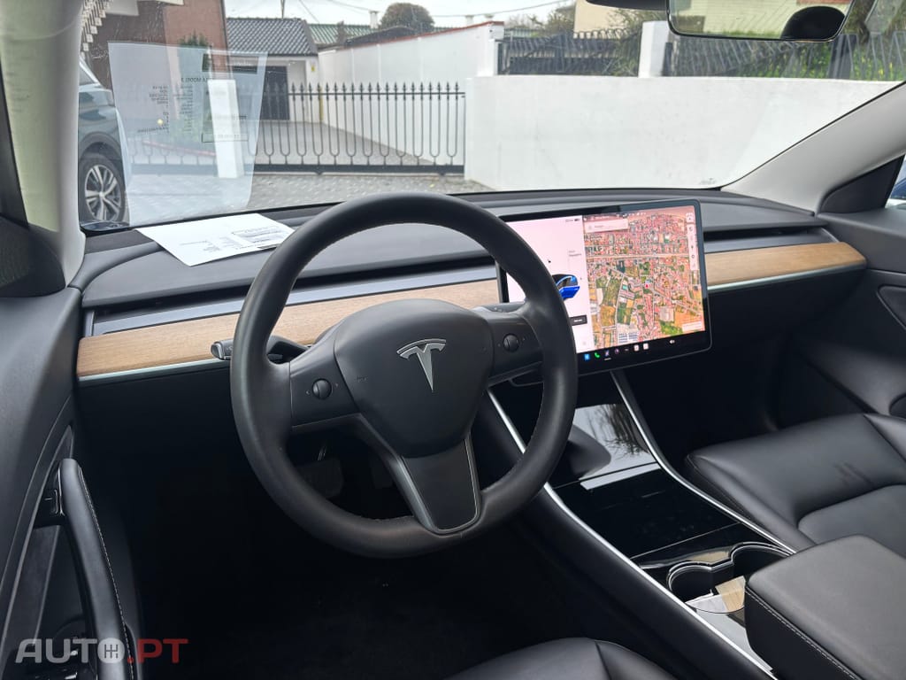 Tesla Model 3 Standard Range Plus RWD