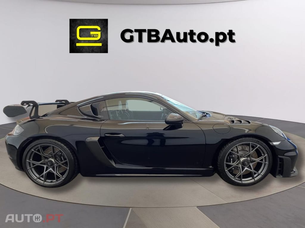 Porsche 718 GT4 RS 