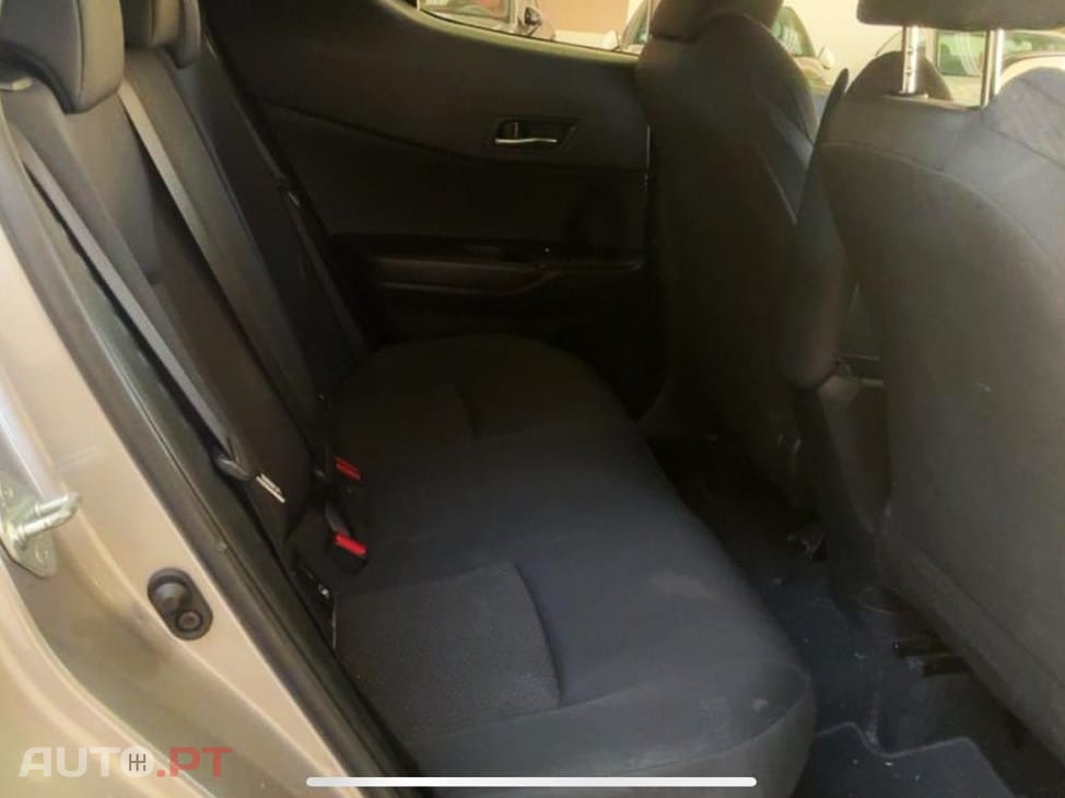 Toyota C-HR 2.0 Hybrid Graphic