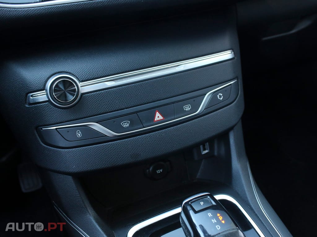 Peugeot 308 1.2 PureTech Allure EAT8