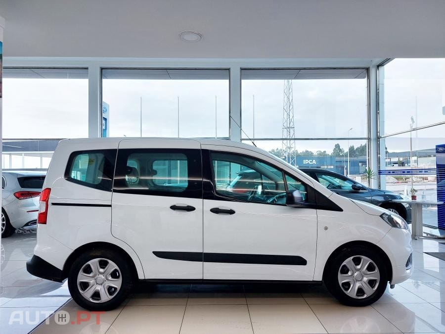 Ford Tourneo 1.5 TDCi Ambiente