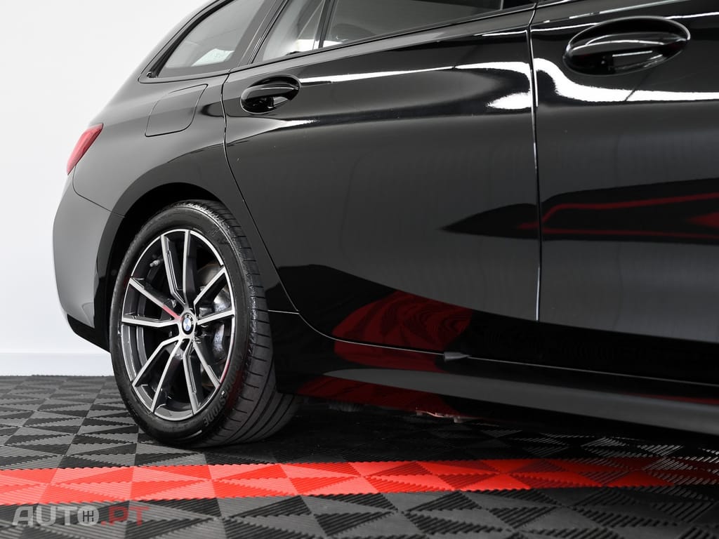 BMW 330 e Touring Line Sport Auto