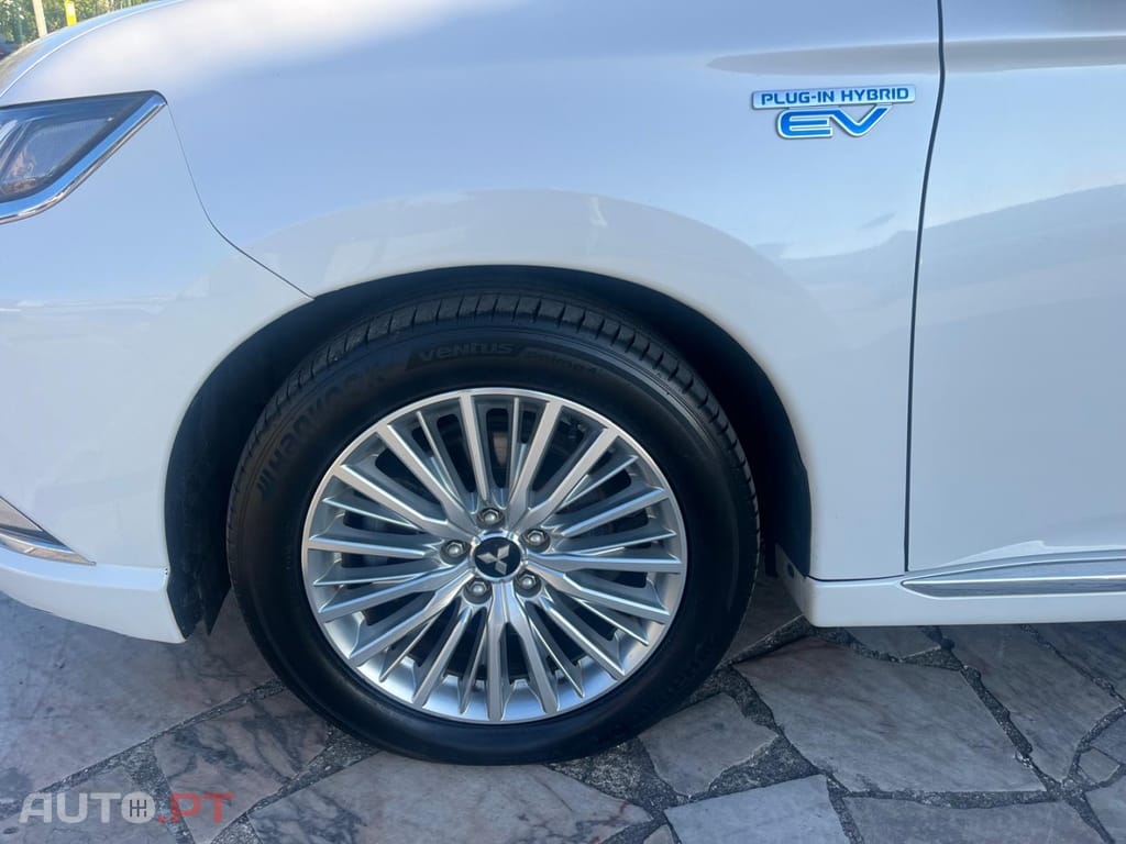 Mitsubishi Outlander 2.4 Instyle