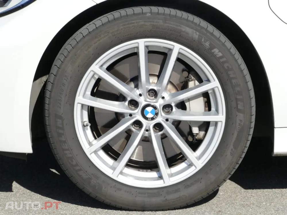 BMW 330 e iPerformance Advantage