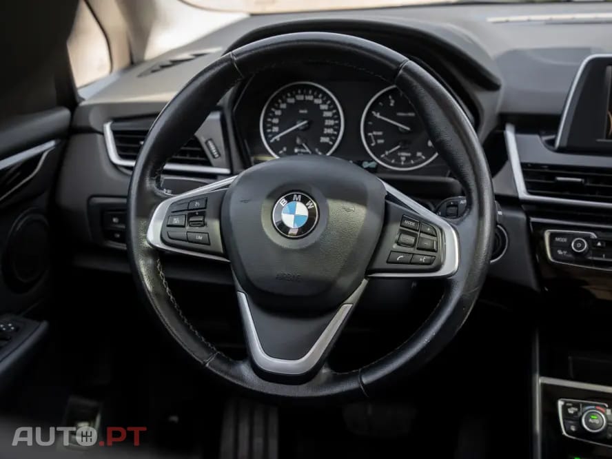 BMW 216 d Line Luxury Auto