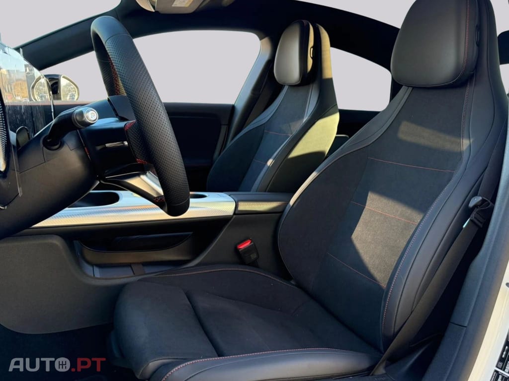 Mercedes-Benz CLA 250 Coupé I.V.A DEDUTIVEL