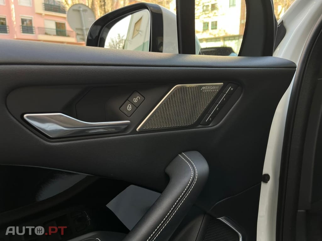 Jaguar I-Pace EV400 AWD HSE