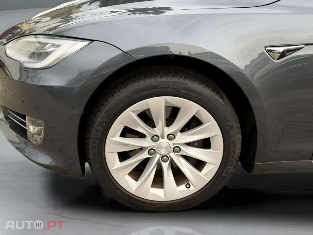 Tesla Model S Standard Range