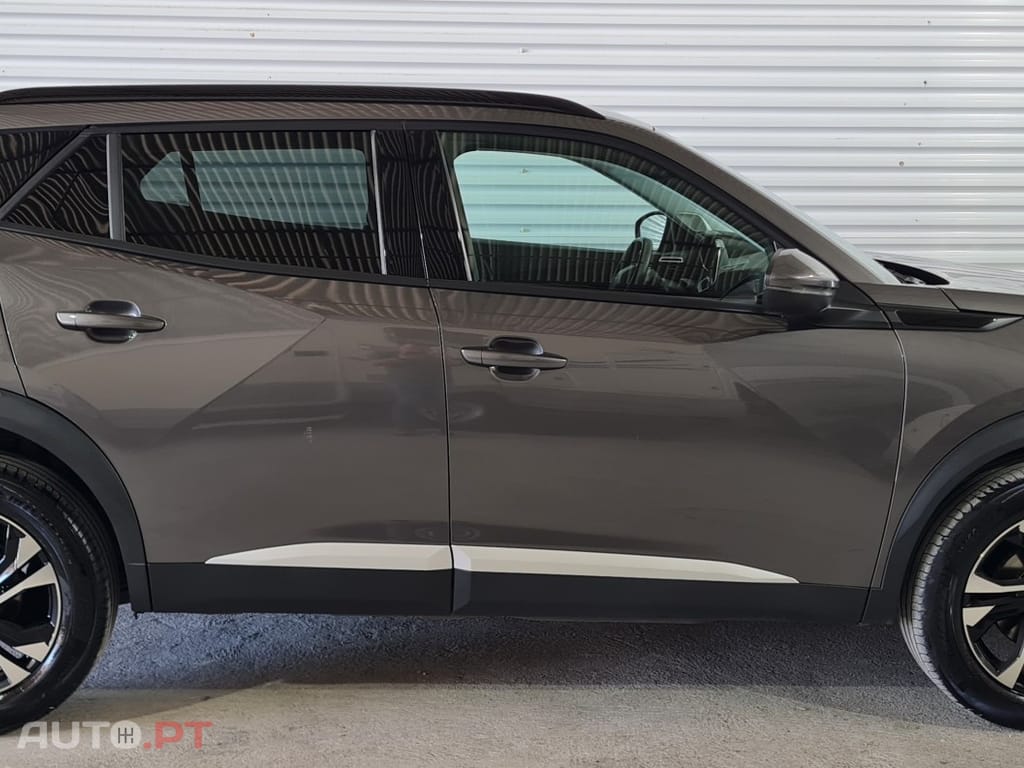 Peugeot E-2008 50 kWh Allure