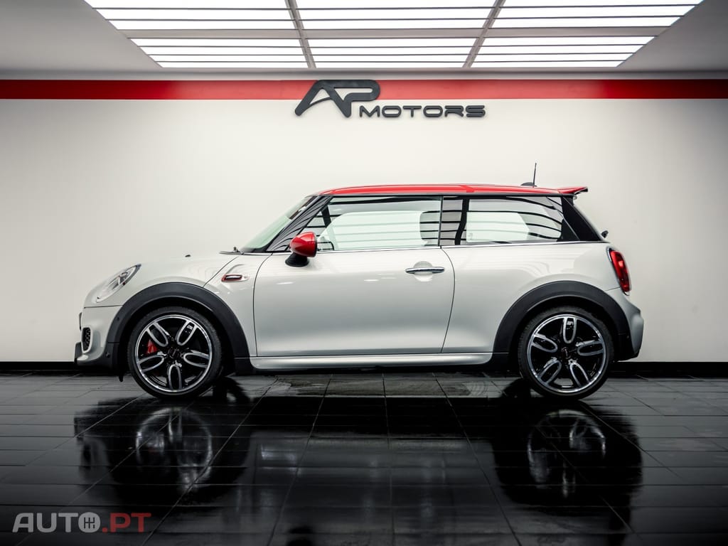 MINI Cooper John Cooper Works