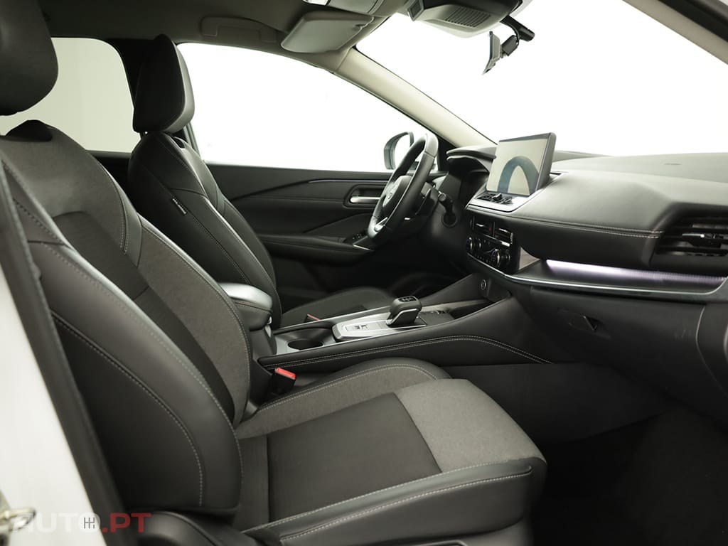 Nissan Qashqai Qashqai 1.3 DIG-T N-Connecta LED Xtronic