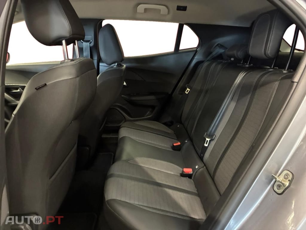 Peugeot 2008 1.5 BlueHDi Allure Pack EAT8
