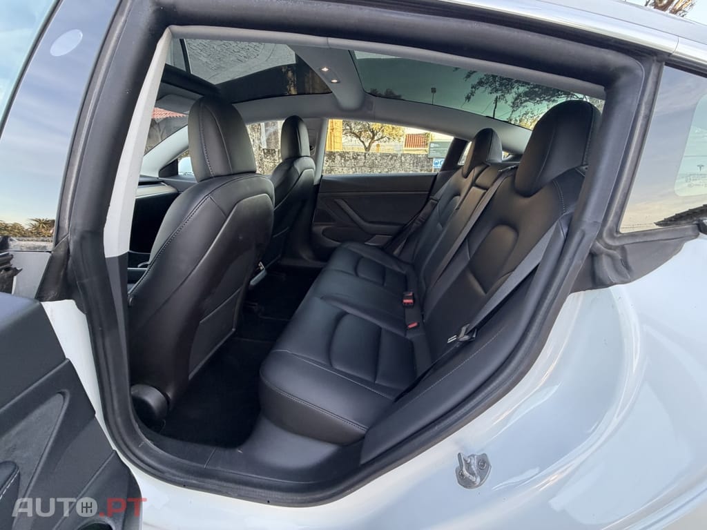 Tesla Model 3 Standard Range Plus RWD