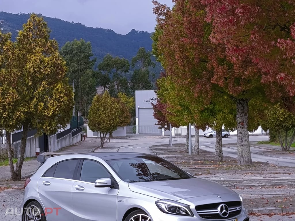 Mercedes-Benz A 45 AMG 381 cv
