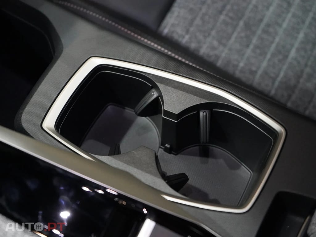 Peugeot 3008 1.2 Hybrid Allure e-DCS6