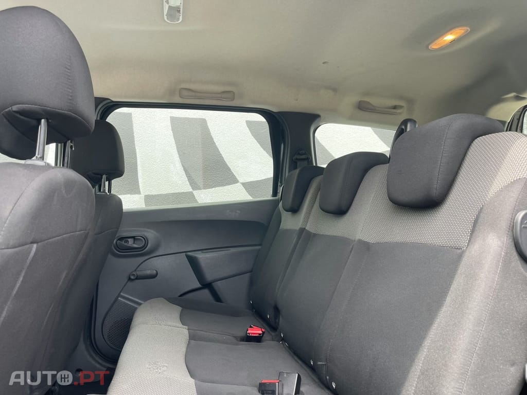 Dacia Lodgy 1.5 Blue dCi Stepway 7L