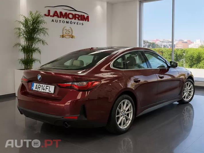 BMW 420 i Advantage Auto — fotografia 2