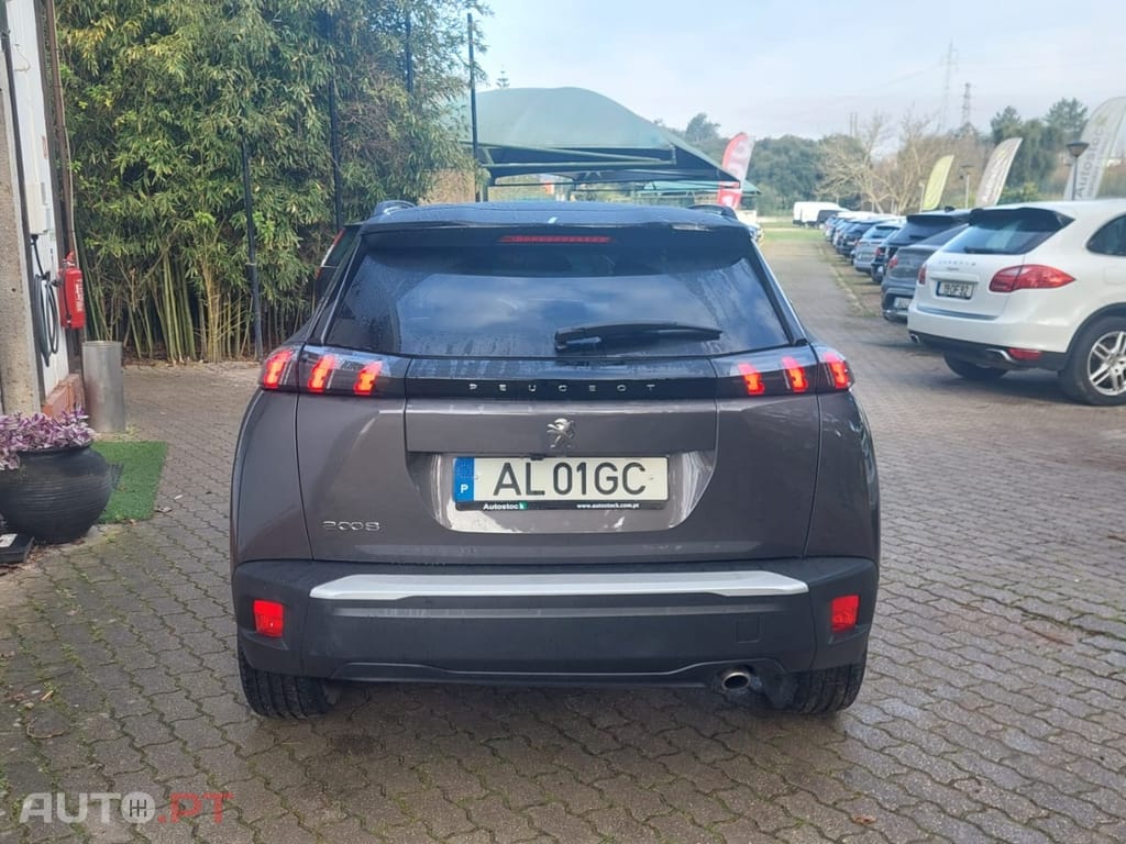 Peugeot 2008 1.5 BlueHDi Allure Pack