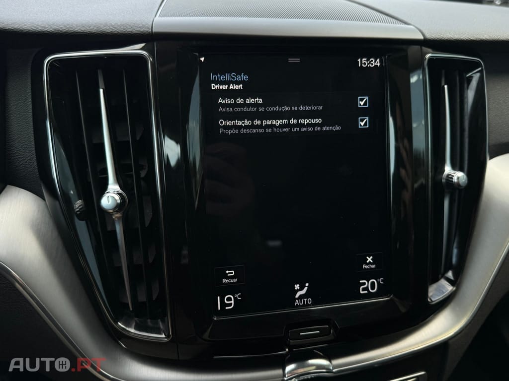 Volvo XC60 2.0 T8 PHEV Momentum Plus AWD