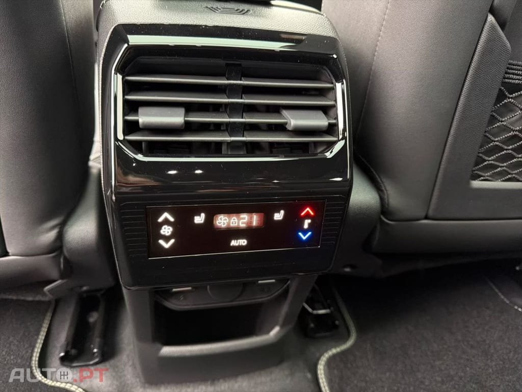 Peugeot E-5008 Long Range AWD I.V.A DEDUTIVEL 
