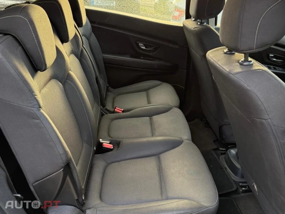 Renault Scénic Outro