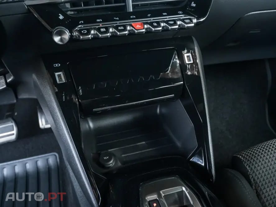 Peugeot E-2008 50 kWh GT