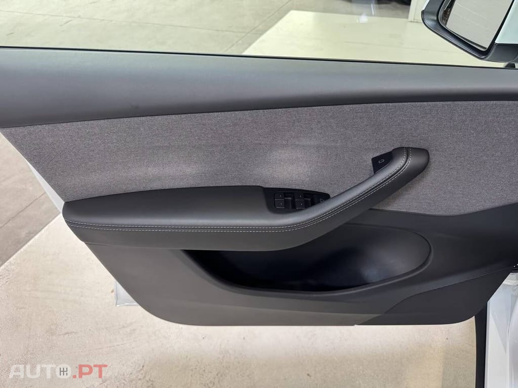 Tesla Model Y Standard Range