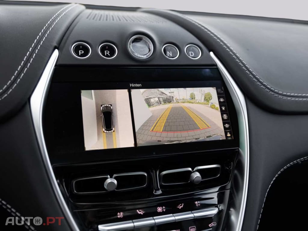 Aston Martin DBX V8