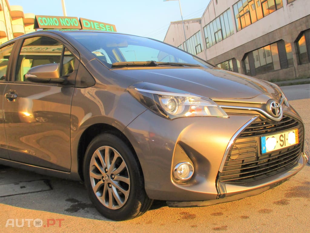 Toyota Yaris 1.4 D-4D Comfort+P.Style 90 cv cx/de 6 velocidades 12/2016