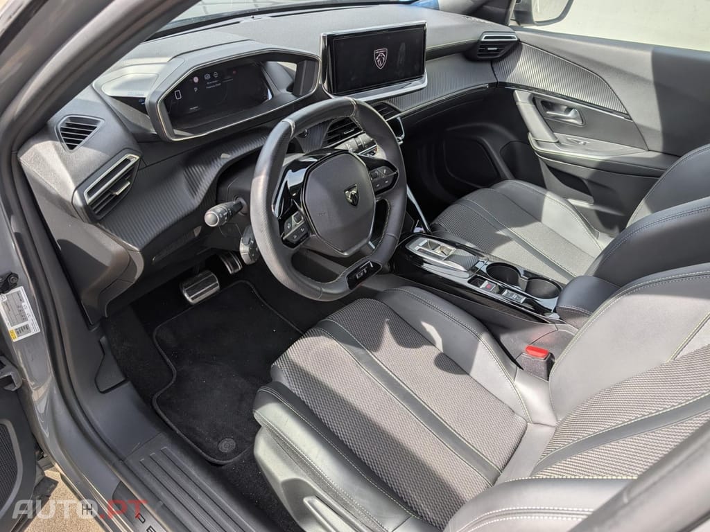 Peugeot E-2008 54 kWh GT