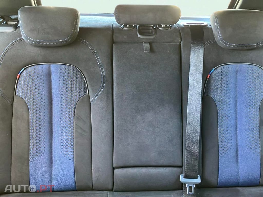 BMW 118 i Pack Desportivo M Auto