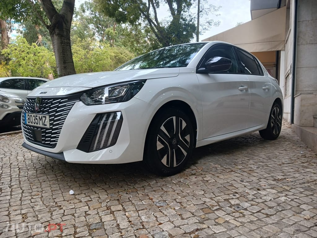 Peugeot 208 1.2 Hybrid Allure e-DCS6