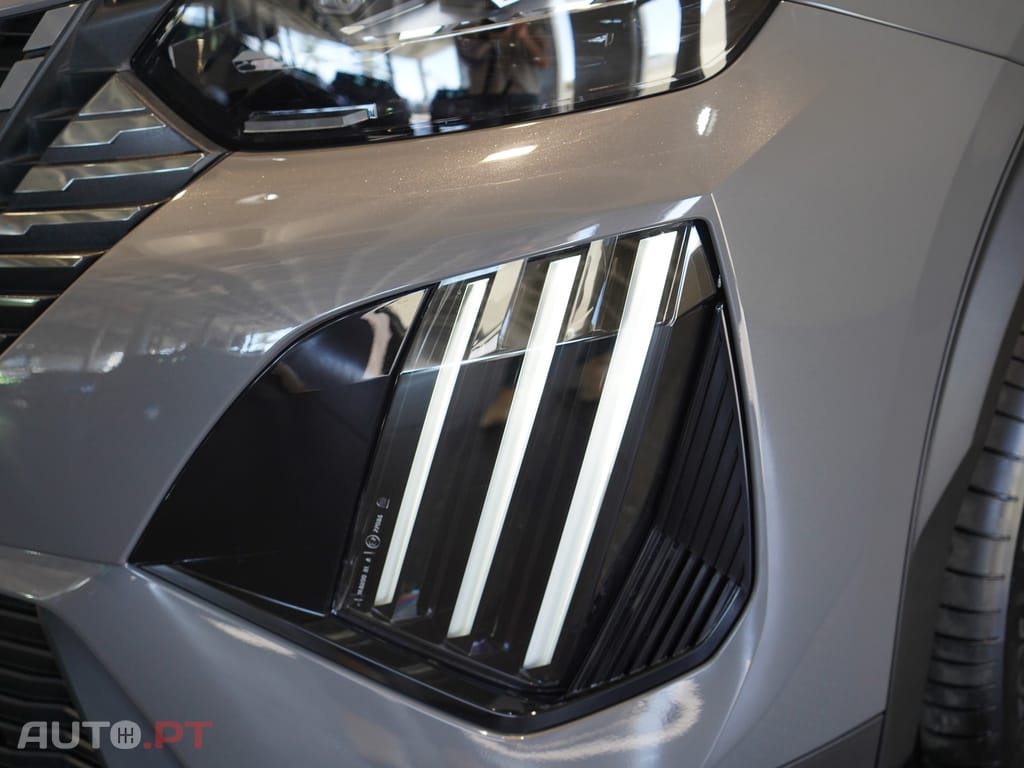 Peugeot E-2008 54 kWh GT