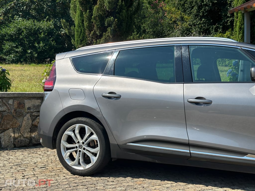 Renault Grand Scénic dCi 110 FAP EDC Dynamique