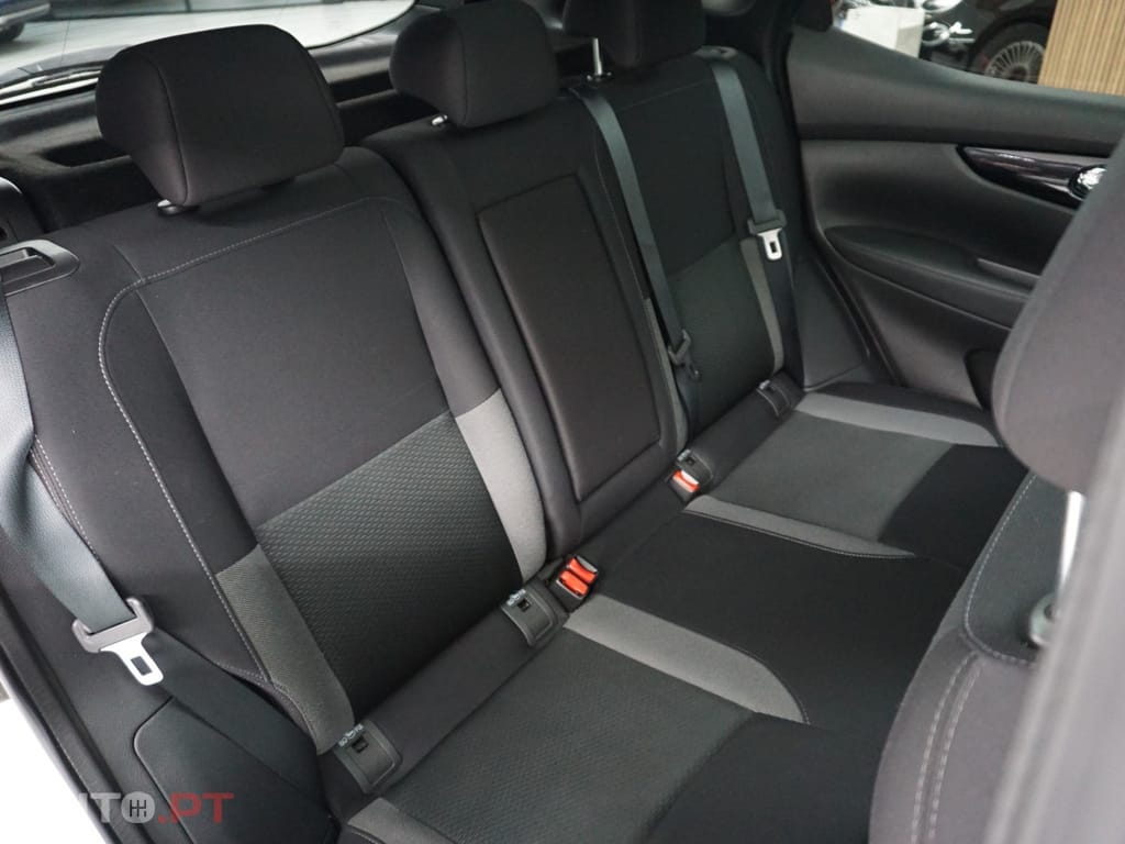 Nissan Qashqai 1.5 dCi N-Connecta J18