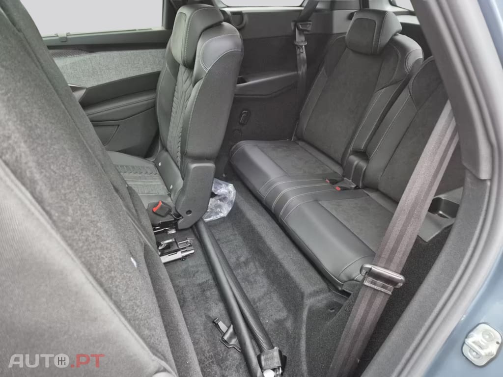 Peugeot E-5008 GT I.V.A DEDUTIVEL 