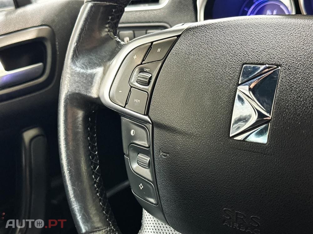 Citroen DS4 1.6 BlueHDi So Chic EAT6 J18