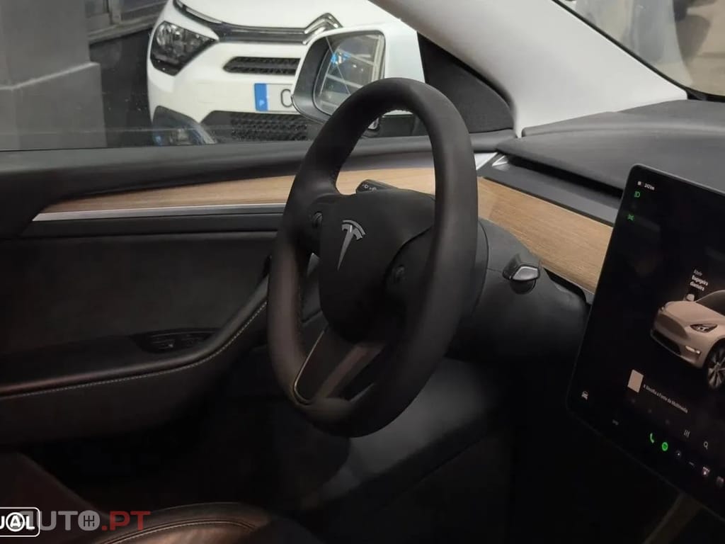 Tesla Model Y Long Range Dual Motor AWD