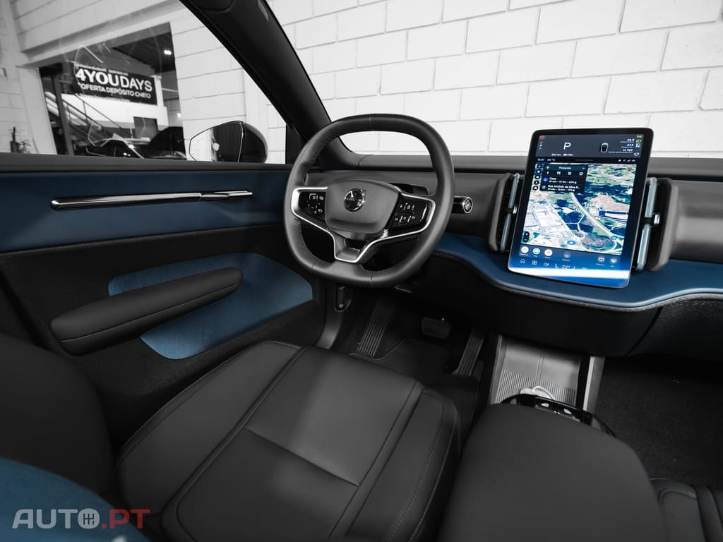 Volvo EX30 69 kWh Twin Motor Plus