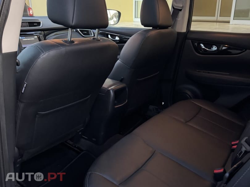 Nissan Qashqai 1.2 DIG-T Tekna Pele