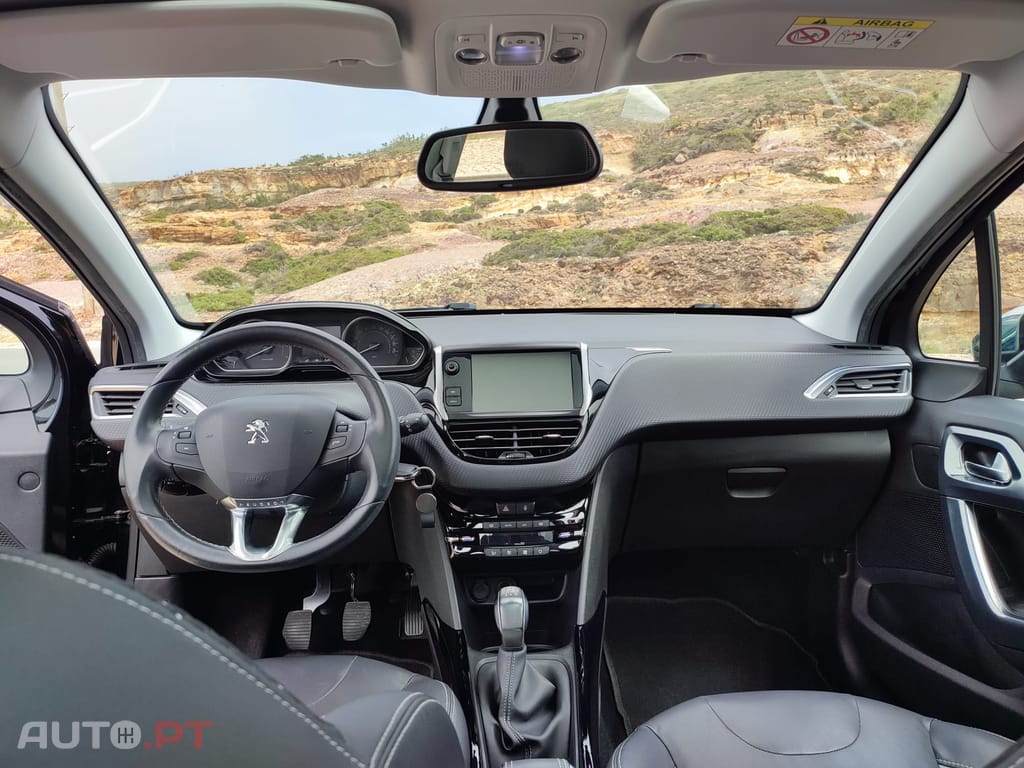Peugeot 2008 1.2 PureTech Allure