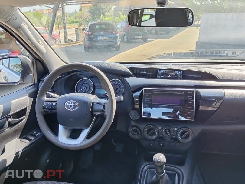 Toyota Hilux 2.4 D-4D 4WD CD CM