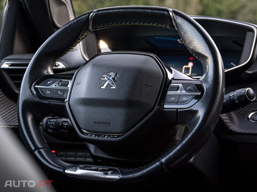 Peugeot E-2008 50 kWh GT