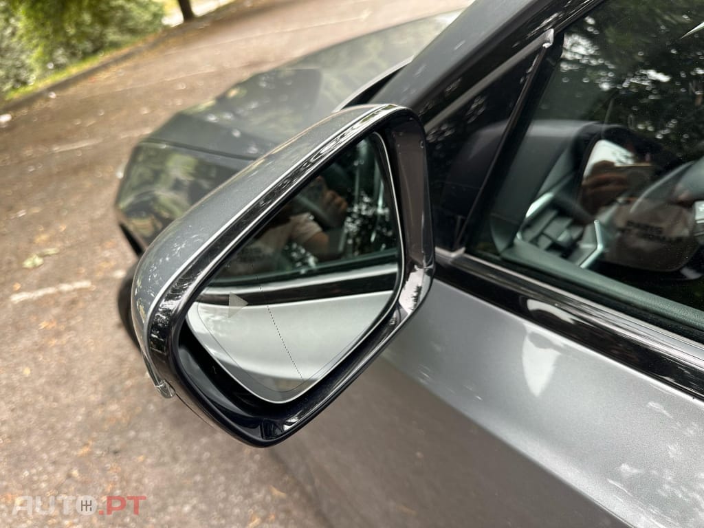 BMW 330 e Touring Pack Desportivo M Auto