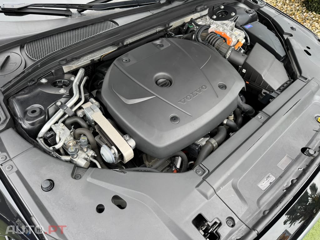 Volvo V90 2.0 T8 PHEV R-Design AWD