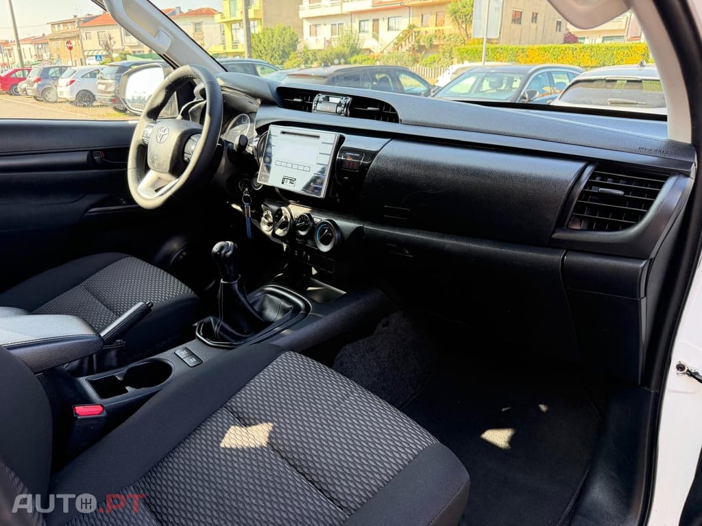 Toyota Hilux 2.4 D-4D 4WD CD CH